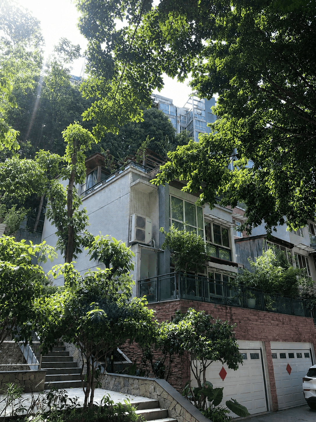 梧州岛居岁月从容升级：小小岛老别墅加装蒂升悦行款电梯